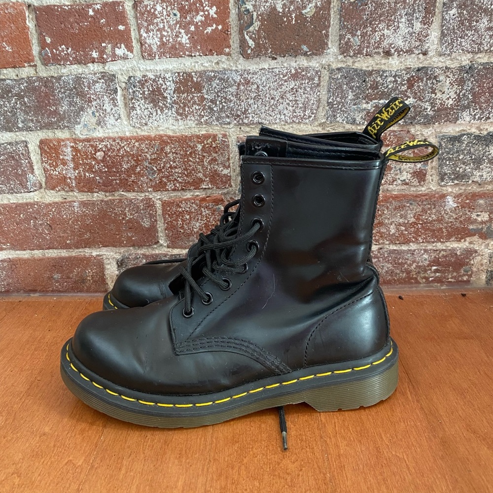 ✨LIKE NEW DOC MARTENS✨